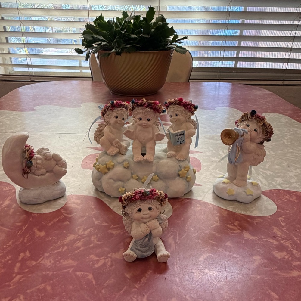 Vintage 4 Dreamsicles Figures & Music Box Signed & Numbered